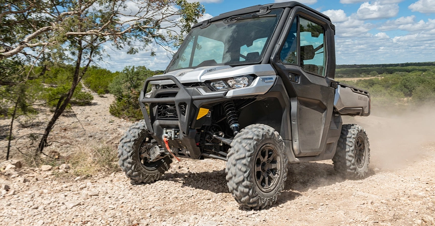 Can-Am Defender Image 05